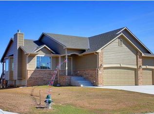 306 Springlake Ct, Newton, KS 67114