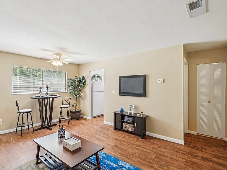 Liv Apartments — Photo 60