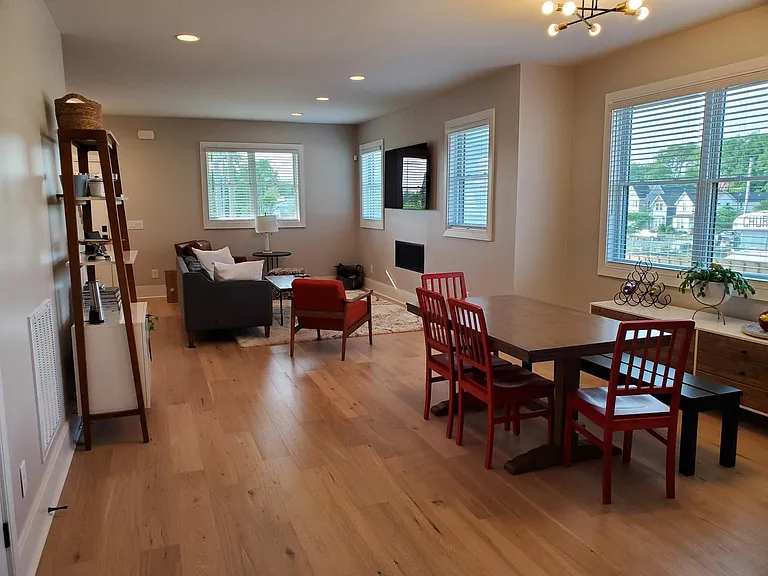 1021 Cheatham Pl — Photo 4