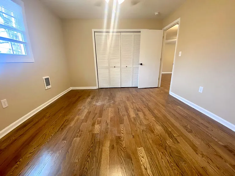 242 Cochran Rd — Photo 24