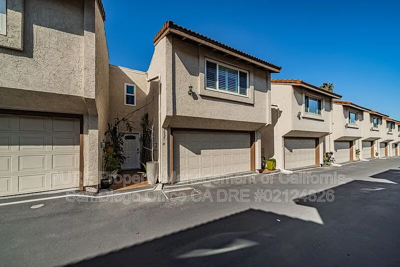 2 bed, 2.5 bath, 1722 sqft, $4,195 — Photo 1