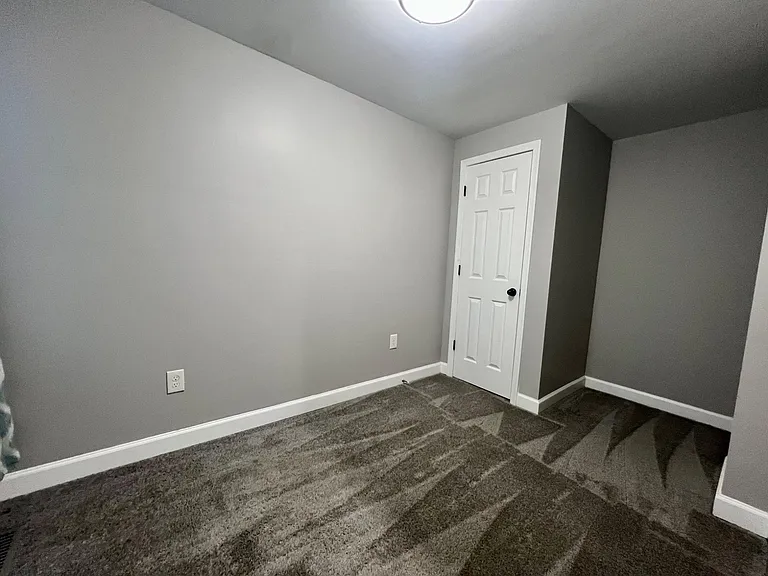 1502 E Hoffman St — Photo 15