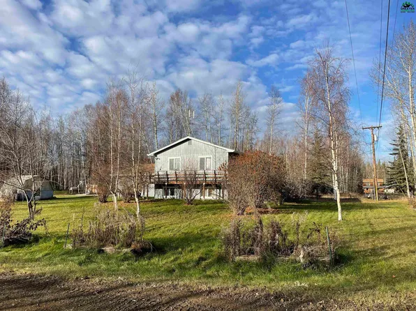 3020 Super Cub Ln, North Pole, AK 99705