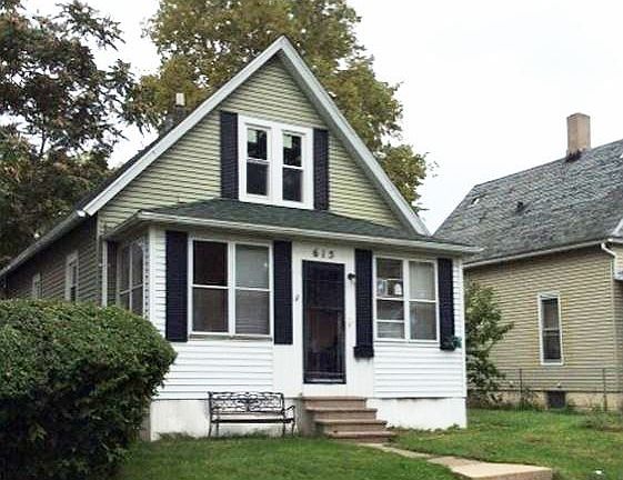 3rd image of 615 14th Ave