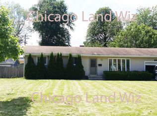 456 N Silverleaf Blvd, Carol Stream, IL 60188