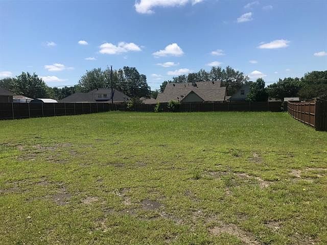2nd image of 2404 Hollon Dr