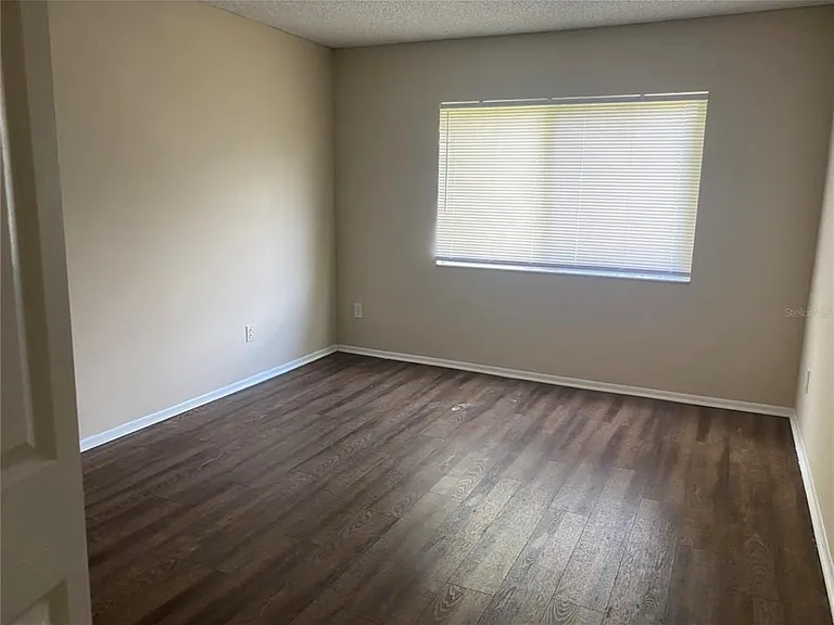 670 Kenwick Cir #204 — Photo 7