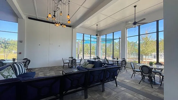 4 bed, 3.0 bath, 2361 sqft, $2,650 — Photo 4