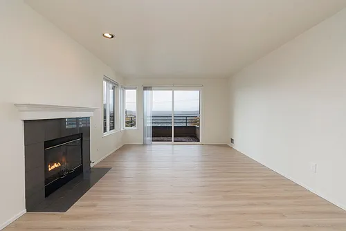 4208 Beach Drive Photo 1