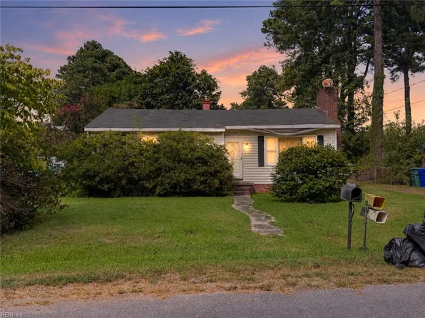 1308 Beechwood Ave, Suffolk, VA 23434