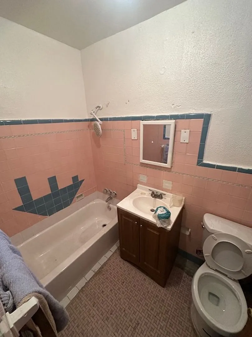 2 Bedroom, 2 Bathroom Apt for Rent - 2nd Flr — Photo 1