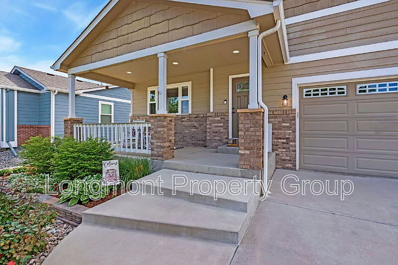 3 bed, 2.0 bath, 2806 sqft, $2,640 — Photo 3