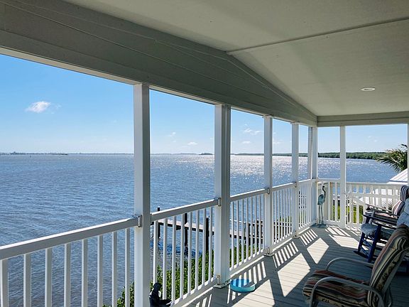 4th image of 35 S Harbor Dr