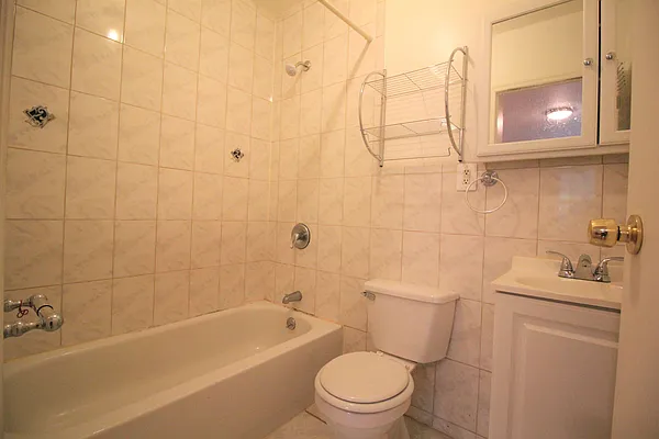 Rented by Hagstrom Management Inc | media 18