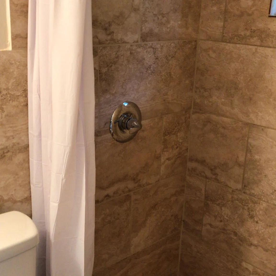 3 bed, 1075 sqft, $1,650 — Photo 4
