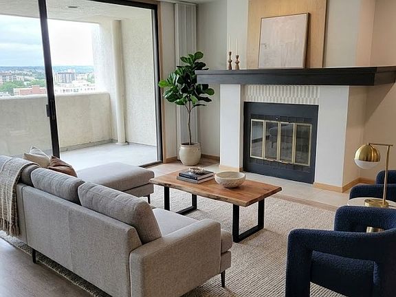3rd image of 1140 Portland Pl APT 205