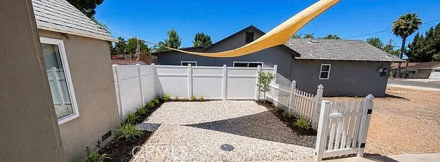3592 Myers St — Photo 15