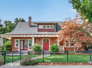 720 G St, Jacksonville, OR 97530