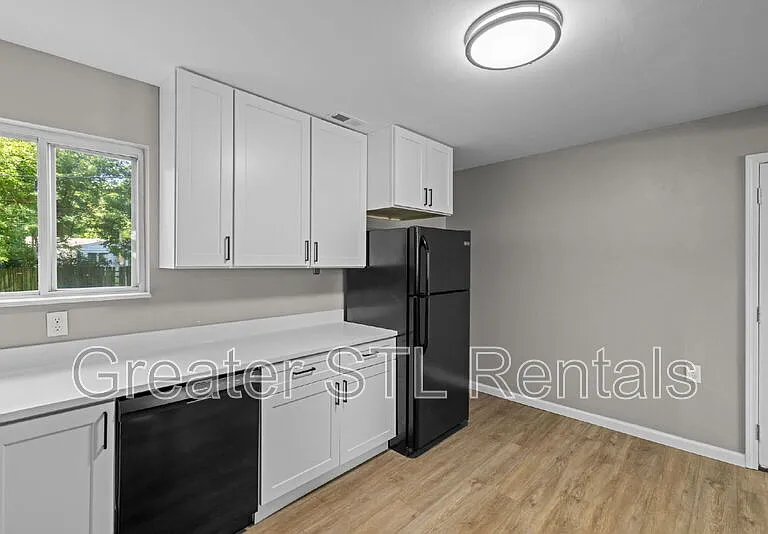 1412 E Pitman Ave — Photo 14