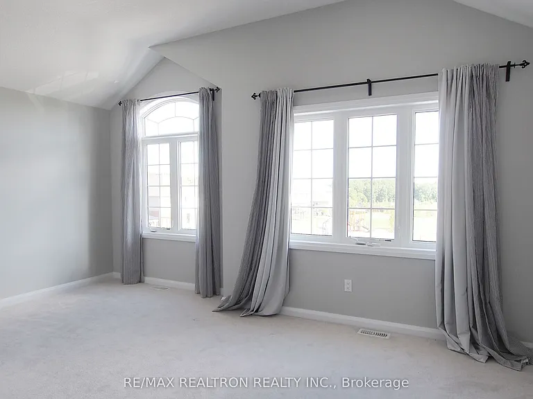 537 Sundew Dr — Photo 15