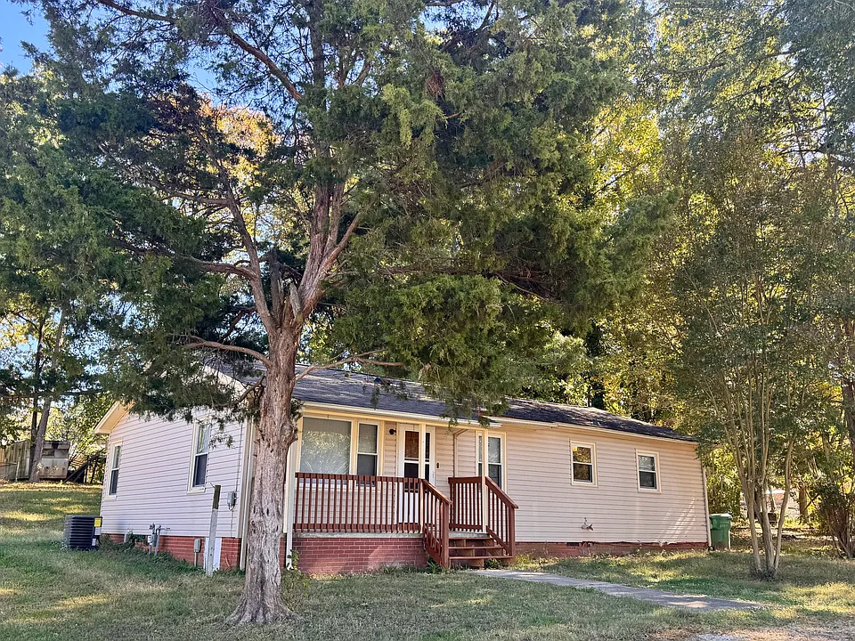 826 Graylyn Dr