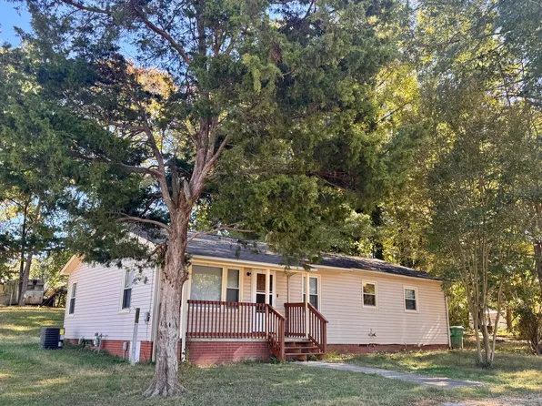 826 Graylyn Dr, High Point, NC 27263