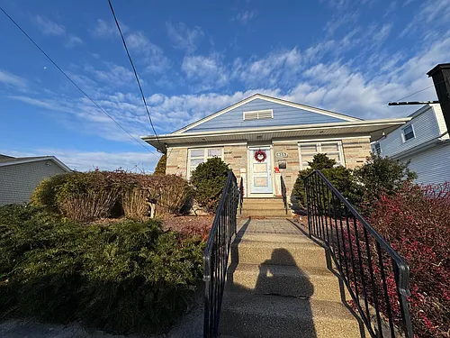 935 Reservoir Ave Photo 1