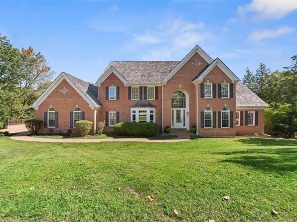 243 Saint Andrews Dr, Saint Albans, MO 63073