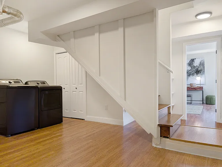 61 Cowper Ave — Photo 27