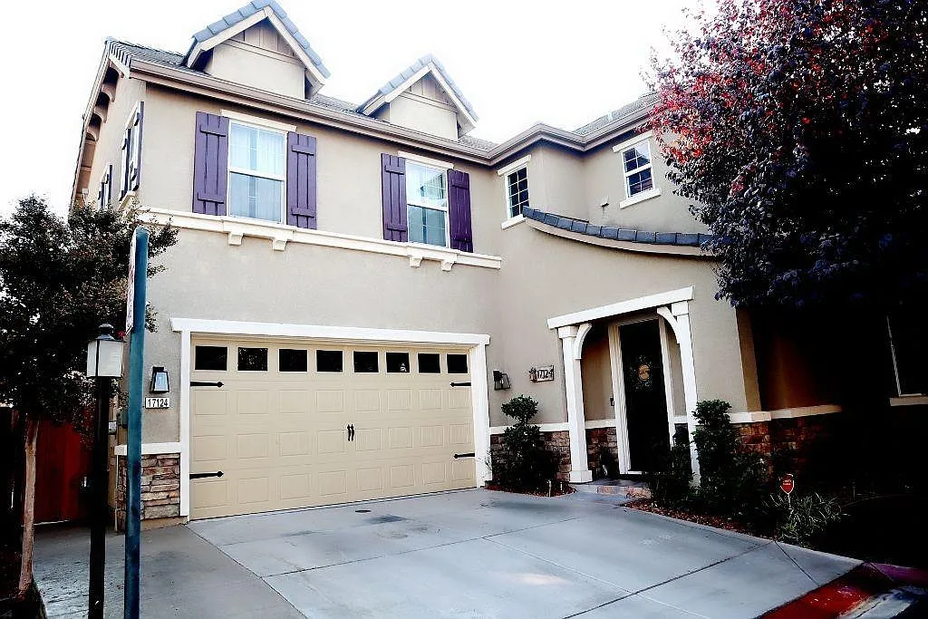 17124 Mountain Oak Ln photo 1