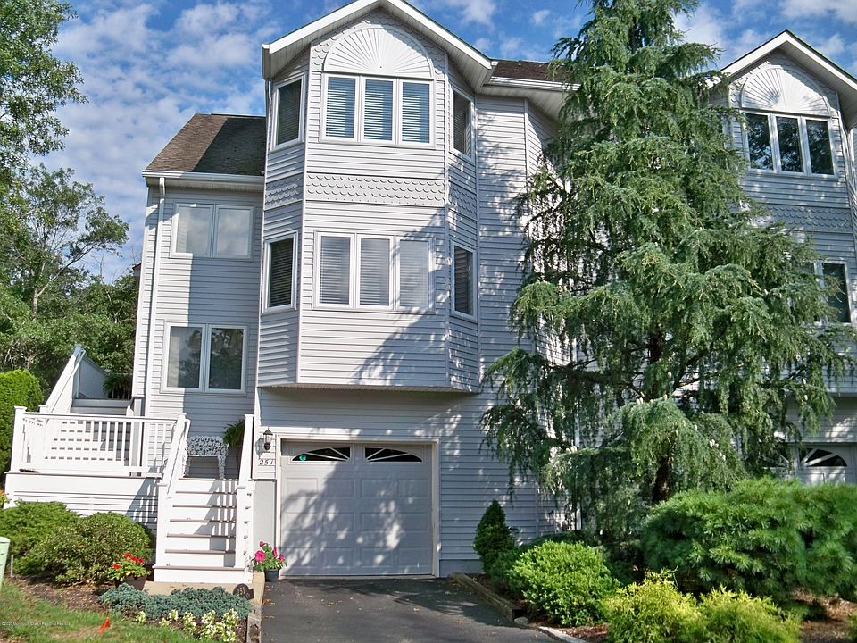1st image of 251 Marigold Ct #25E1