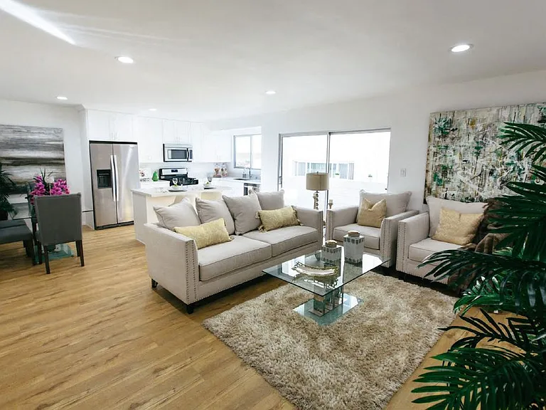 328 S Rexford Dr — Photo 6