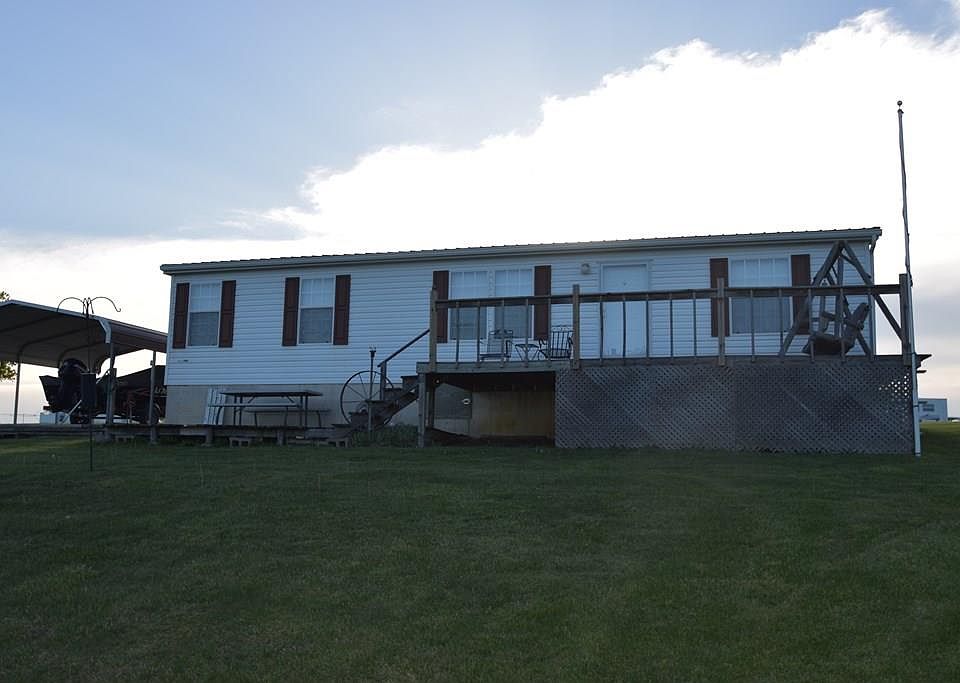 1st image of 32201 Brant Ln