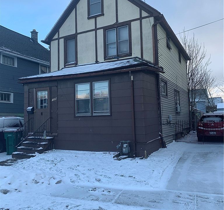 1st image of 139 Esser Ave