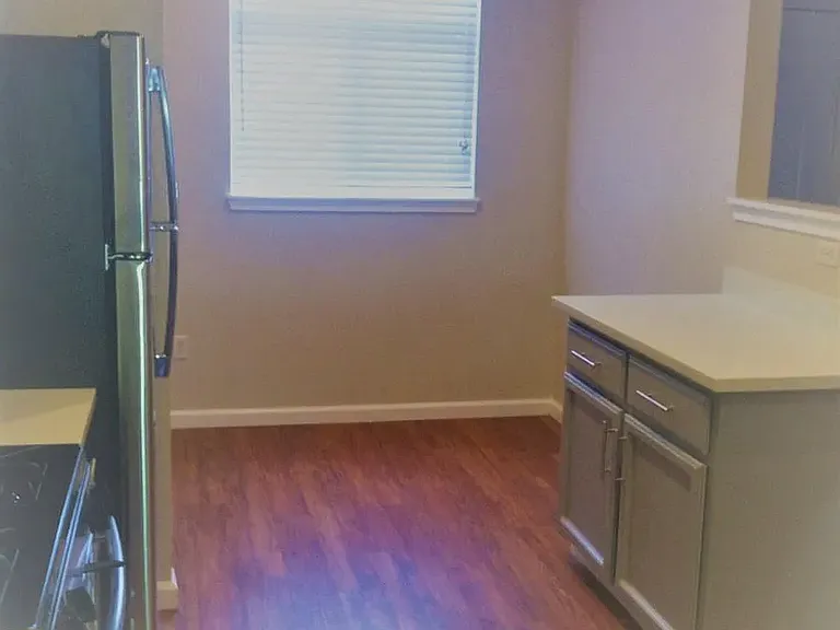 2x2.5 / 1325 sf - Breakfast Nook