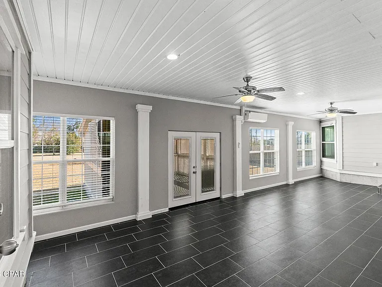 1041 Plantation Dr — Photo 11