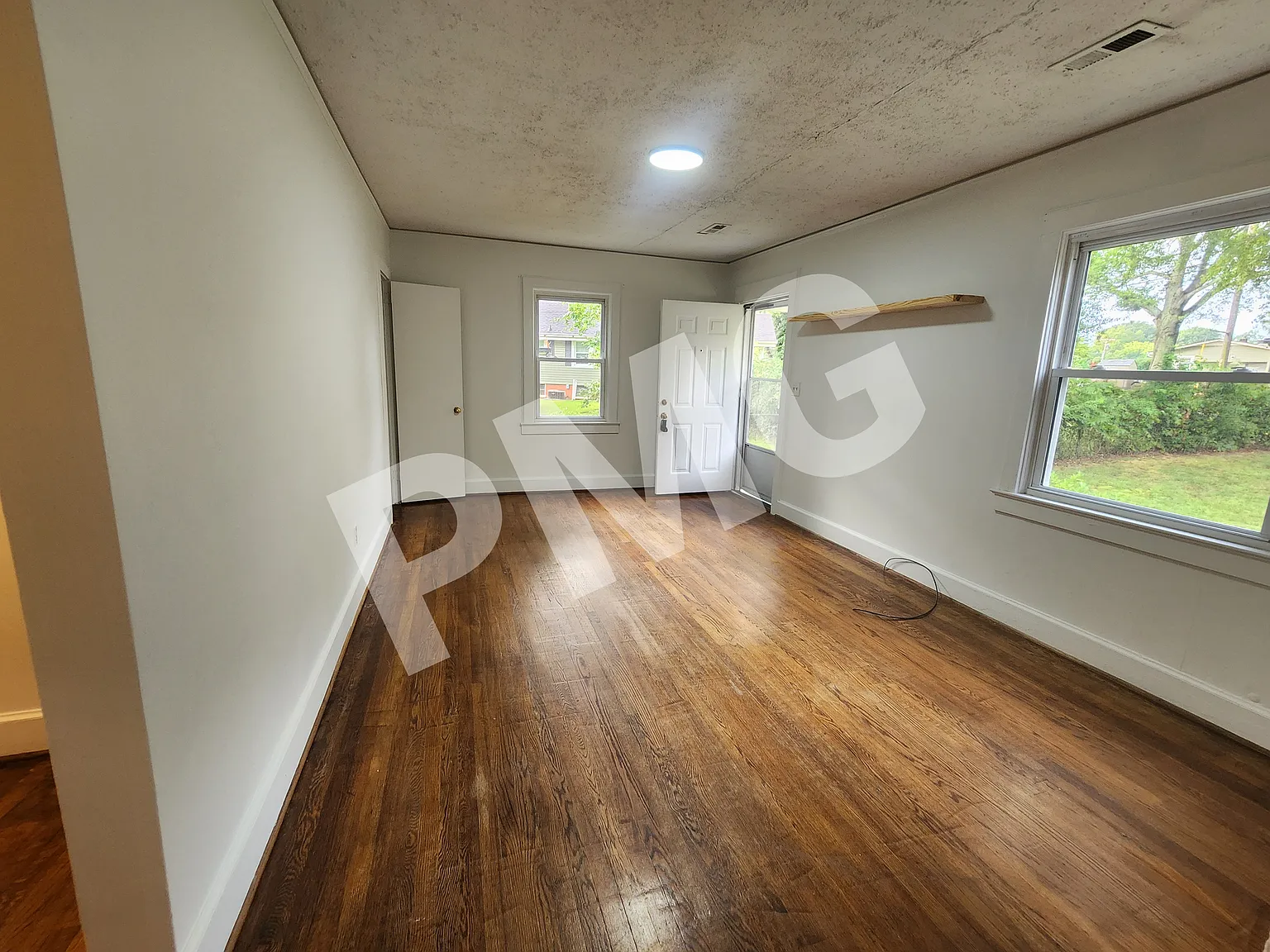 Sycamore Dr, Greenville — Photo 4