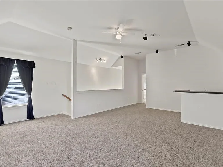 1313 Bradbury Dr — Photo 29