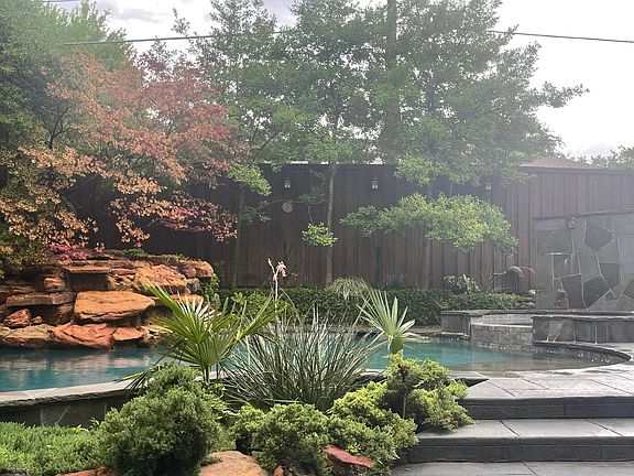 2nd image of 5819 Flintshire Ln