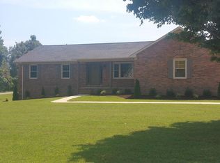 1200 W Cemetery Rd, Cookeville, TN 38506