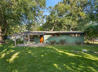 6 Meadow Ct, Champaign, IL 61821