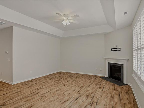 5th image of 124 Oxford Ridge Ct