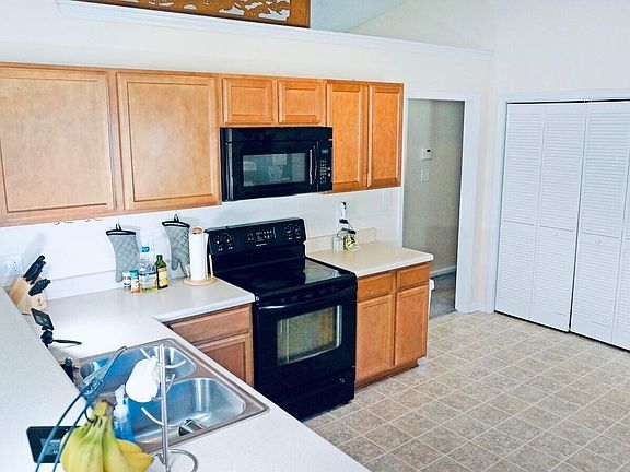 2nd image of 303 N Grazing Ct