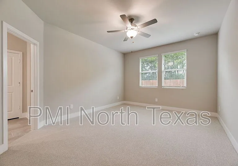 1404 Winters Way — Photo 17