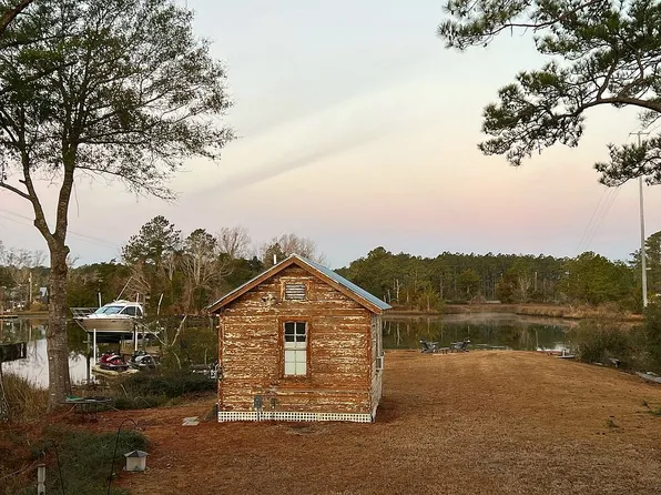 113 Dickinson Ln, Beaufort, NC 28516