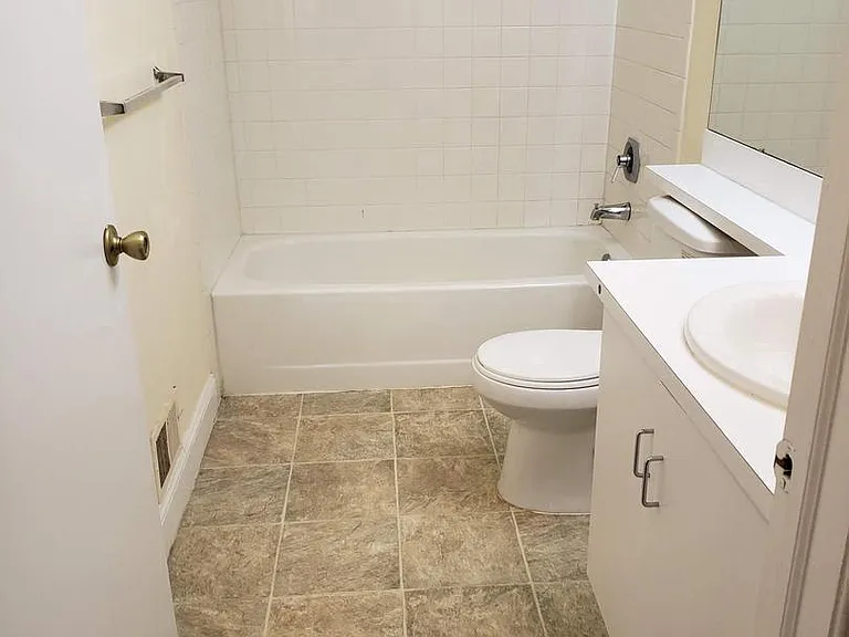 8 Joyner Ct — Photo 10