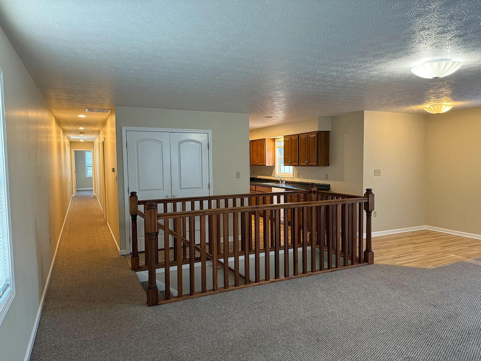 609 W South St — Photo 3