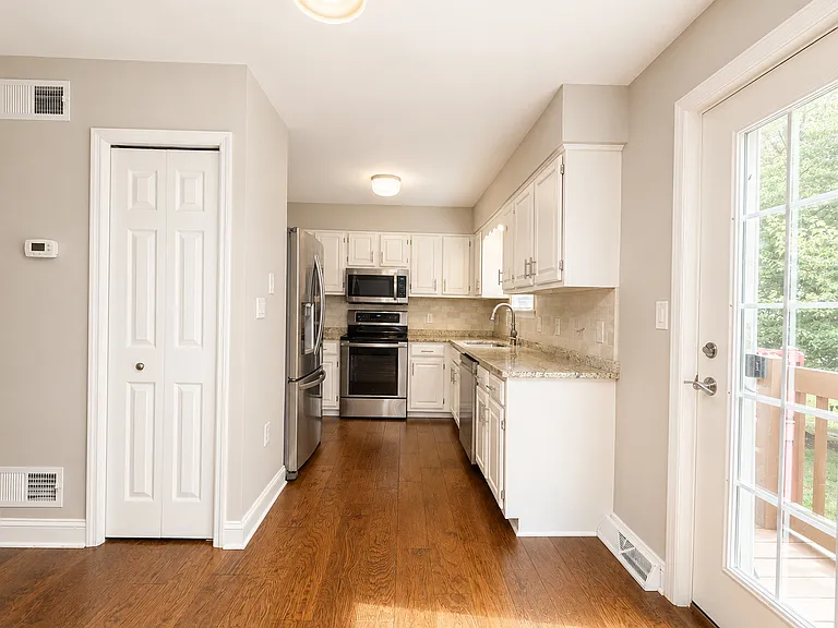 151 Cobblestone Ln — Photo 8