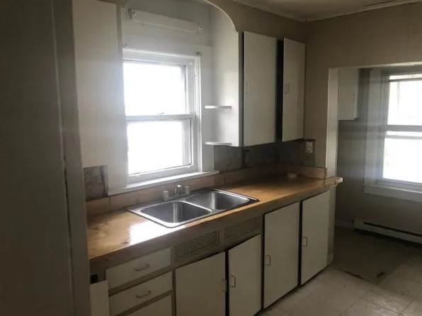 136-138 Academy St, Plymouth, PA 18651