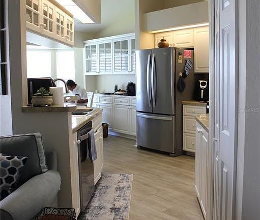 5th image of 12350 SW Kingsway Cir #402